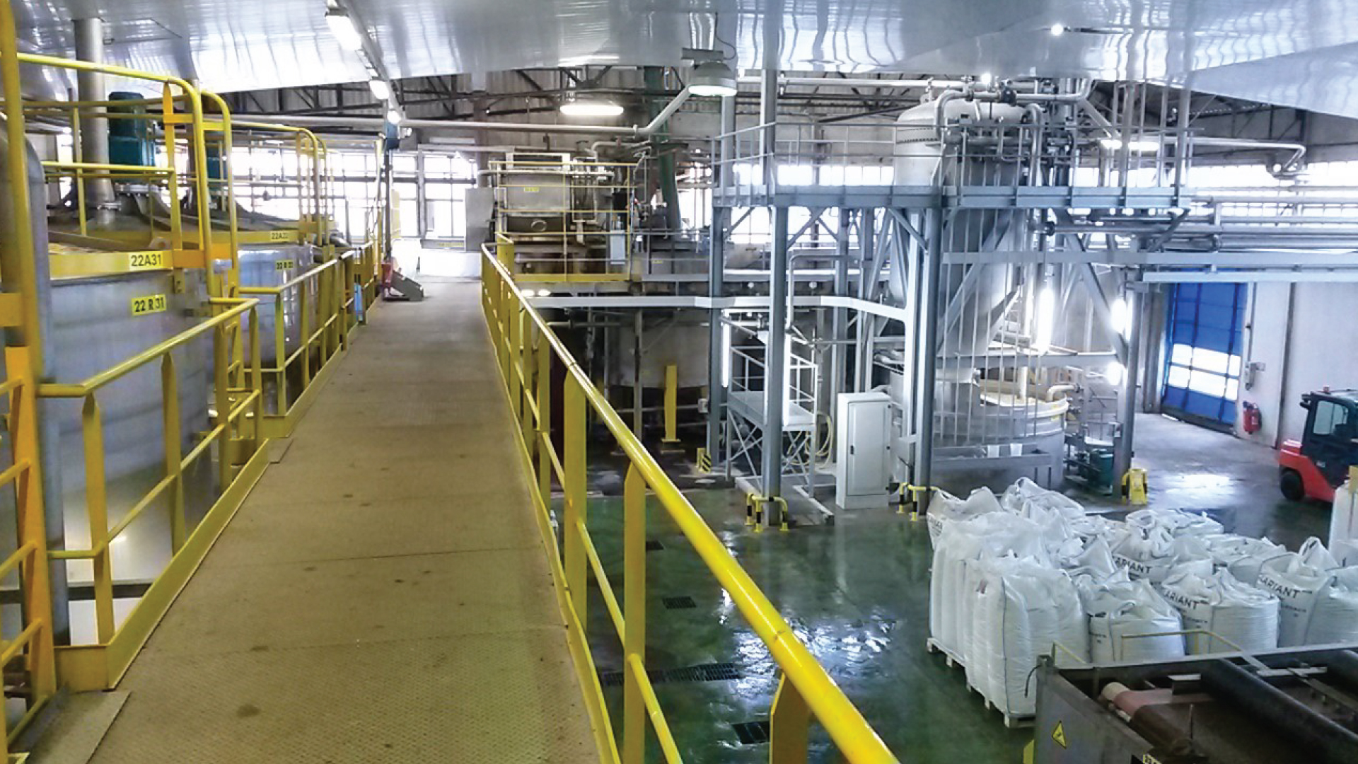 Hydrothermal treatment (HTT) of microalgae: Evaluation of the process as conversion method in an algae biorefinery concept